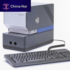Paper perforating machine for the packaging industry