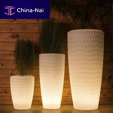 Polyethylene plant pot CHIARAroundilluminated