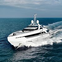 Cruising super-yacht AMORE MIOflybridge5-cabinsemi-displacement hull