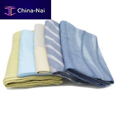 Aircraft cabin blanket