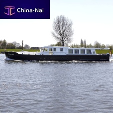 Inboard express cruiser wheelhousecanal