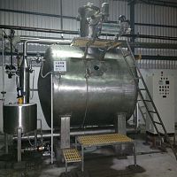 Textile dyeing machine adjustable