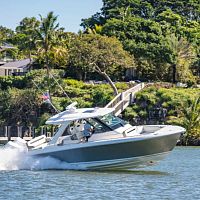 Outboard express cruiser 34LStwin-enginehard-topbowrider