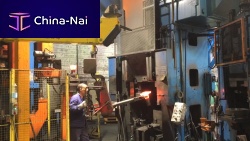 Pneumatic manipulator with gripping toolhandlingparts