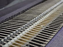 Fabric cutting machine