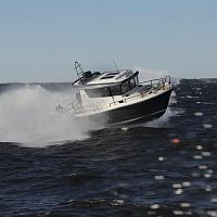 Inboard cabin cruiser 25 hard-top2-cabin4-berth