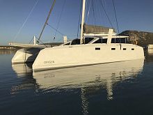 Catamaran Renegade, R5cruising3-cabinwith enclosed cockpit