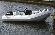 Outboard small boat 310opencenter consolerotation-molded