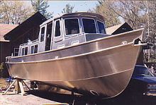 Inboard trawler semi-displacement hullwheelhouse