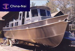 Inboard trawler semi-displacement hullwheelhouse