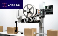 Carton labelling machine sidetopfor self-adhesive labels