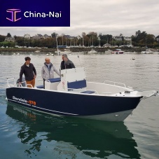 Outboard center console boat DERVINIS 570