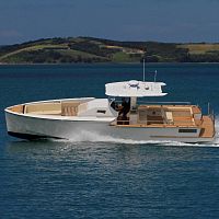 Outboard center console boat T2 Artefactinboardtwin-enginesemi-displacement hull