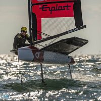 Single-handed sailing dinghy ONEFLYfoilingregattasingle-trapeze