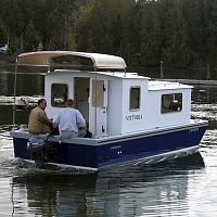 Outboard houseboat Millie Hill 20wheelhousecanal