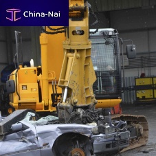Dismantling machine