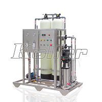 Reverse osmosis water purification unit for ice production