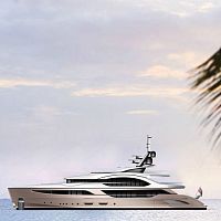 Cruising mega-yacht Blade 48wheelhousewith swimming pool