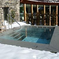 Porphyry swimming pool coping non-slip