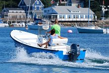 Outboard center console boat 180