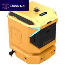 Cleaning robot for automotive applications mobile