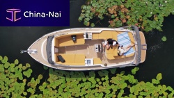 Inboard center console boat Intender 850traditionalsundeckteak deck