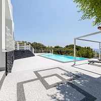 Marble dust flooring RSINEO® DRAIN resinfor outdoor usefor step