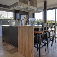 Contemporary kitchen  LA CARTEwoodennatural stoneisland