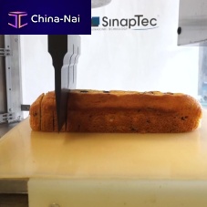 Ultrasonic cutting head for pastry shopsfor food slicing