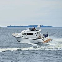 Inboard express cruiser 36 twin-enginedisplacementflybridge