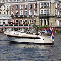Inboard cabin cruiser Intercruiser 29opencenter consolecanal