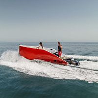 Jet-ski propelled center console boat ONE 166-person max.modular extension