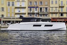Cruising motor yacht GT52hard-topIPS3-cabin