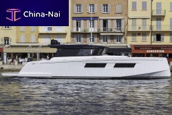 Cruising motor yacht GT52hard-topIPS3-cabin