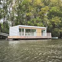 Floating house PCH 44