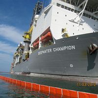 Pollution control boom OF seriesrigid-floatsheltered waters