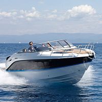 Outboard cabin cruiser Activ 805 Cruisertwin-engineopendual-console