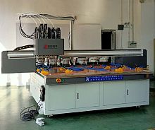 Automatic nailing machine