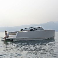 Inboard express cruiser 32dieselgasolinetwin-engine