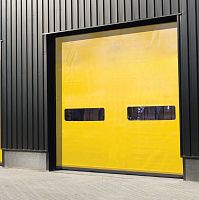 Thermally-insulated industrial door ZIPPYroll-upPVCautomatic