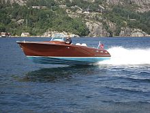 Classic runabout 26Rsterndrivedieseltwin-engine