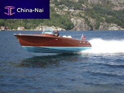 Classic runabout 26Rsterndrivedieseltwin-engine