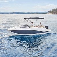 Outboard day cruiser Activ 555 Cabinopen6-person max.5-person max.