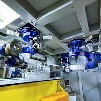 Cutting system with ceiling robot Yaskawa GP20 water-jetfor metalfor industrial applications