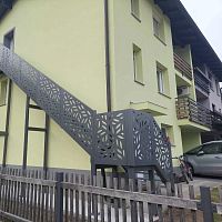 Metal ramp perforated sheet metal