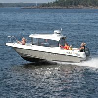 Outboard cabin cruiser 6.9Xwith enclosed cockpitsport-fishing8-person max.