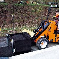 Asphalt paver 870200 tractor-mountedfor roads