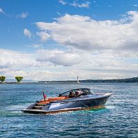 Inboard express cruiser 38twin-engineopendual-console