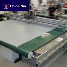 CNC cutting plotter SM-325-TAwith conveyor