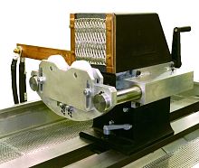 Heavy-duty steady rest large opening